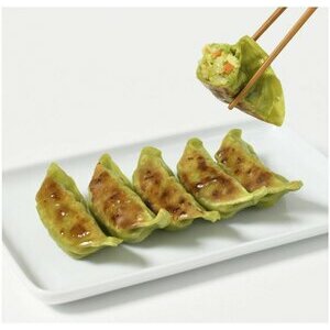 Gyoza with vegetables green paste 